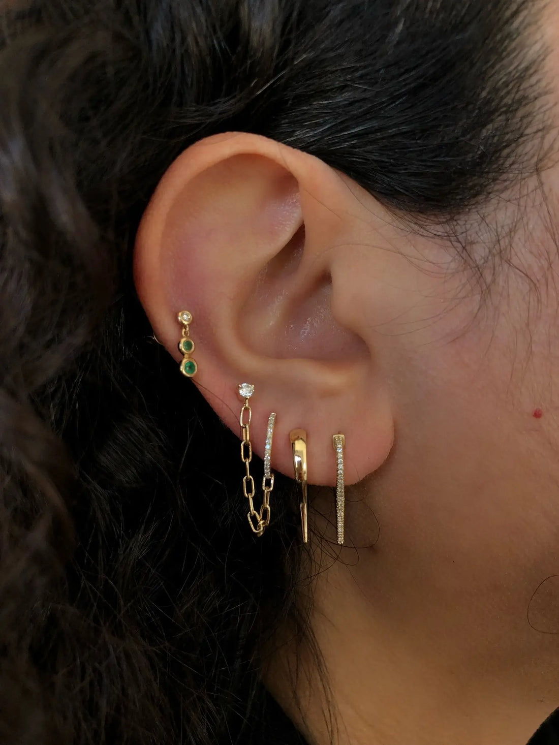 Stunning Unique Metal Hoops Earrings in Gold 2