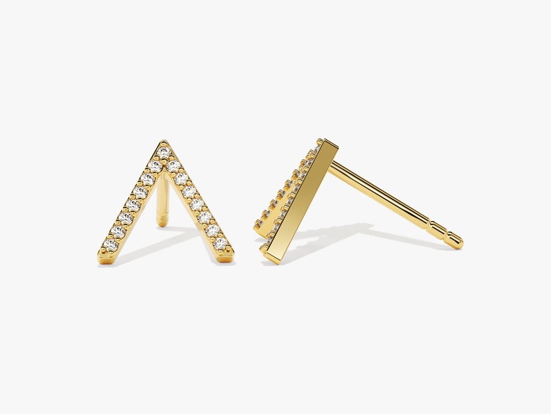 0.40 TCW Round Cut Moissanite Stud Earrings in Gold 1