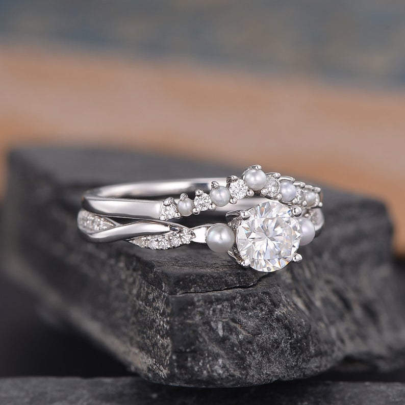 0.50 CT Round Twisted Pave Moissanite Bridal Ring Set 4