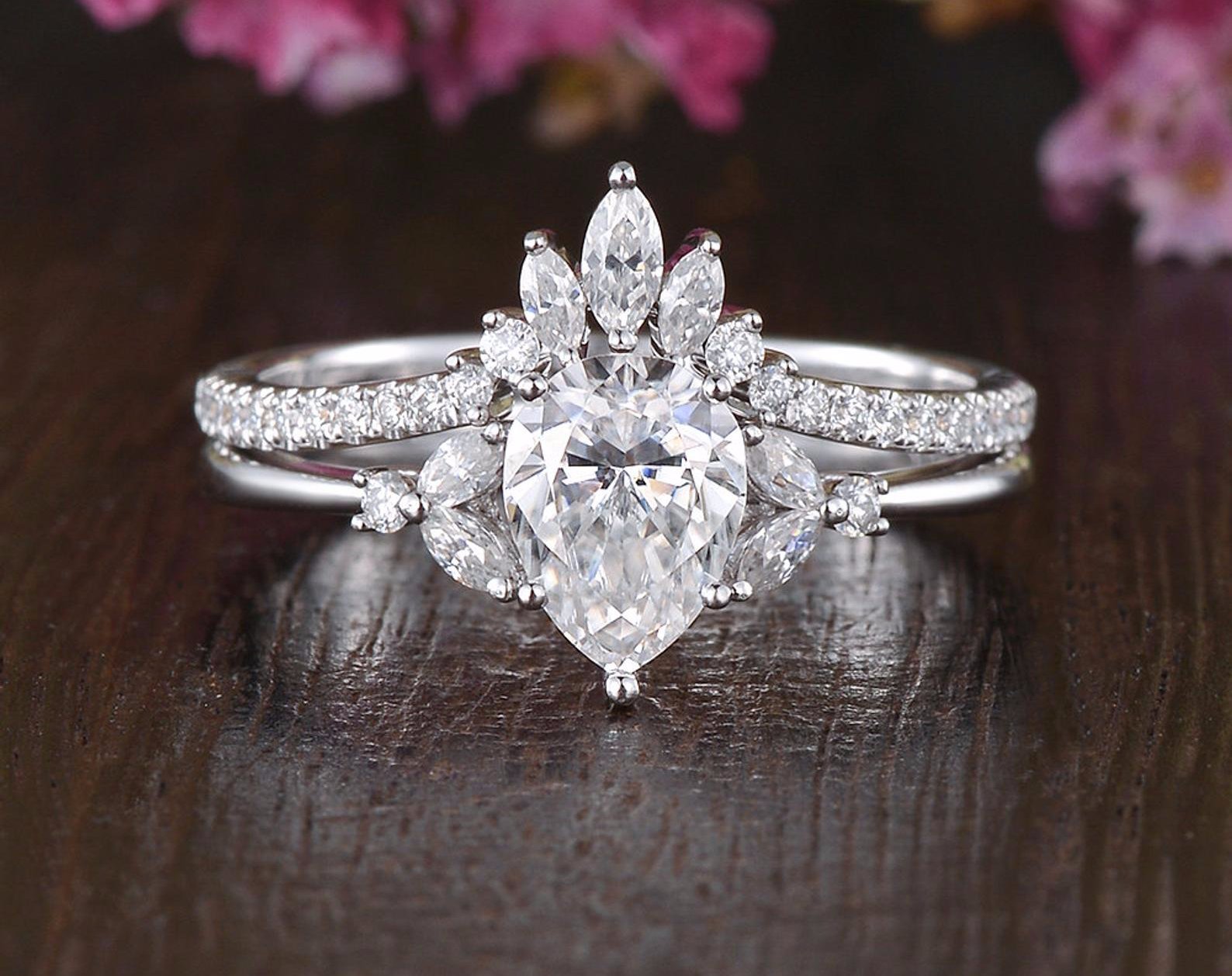 0.75 CT Pear Cluster Moissanite Bridal Ring Set 3